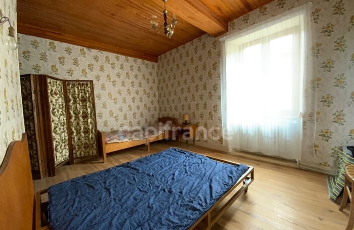 A CERVIERES (42). Maison de village de 65 M2 avec son garage attenant — photo 4