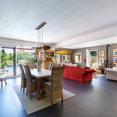 Maison 6 pièces 699660 €