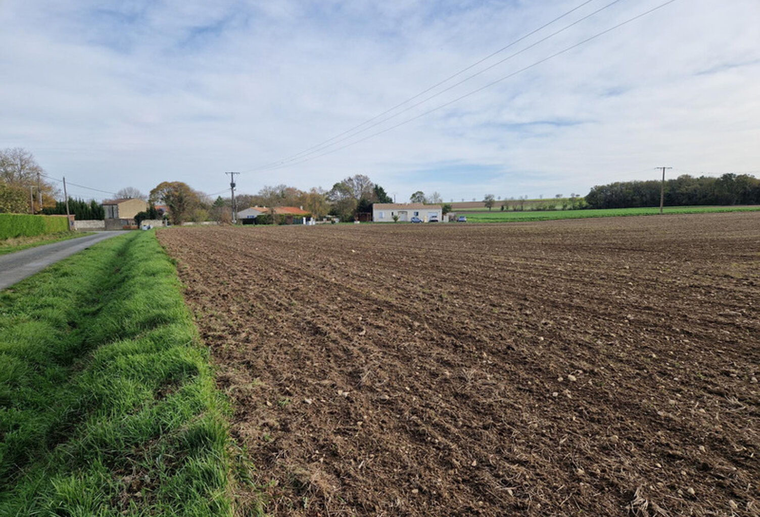 Terrain à vendre  CHANTEMERLE SUR LA SOIE (17) — photo 1