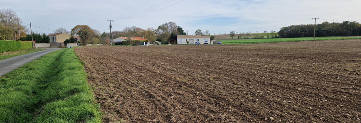 Terrain  1000 m² à vendre à Chantemerle-sur-la-Soie (17380)