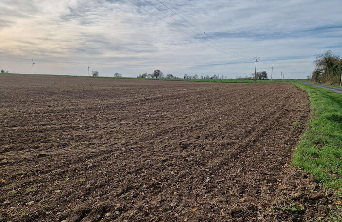 Terrain à vendre  CHANTEMERLE SUR LA SOIE (17) — photo 3