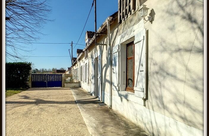 Indre (36), SAINT LACTENCIN longère mitoyenne à rénover — photo 3