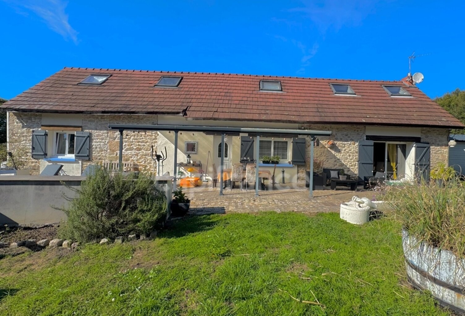 Maison à vendre 6 pièces SAINT VALLIER (71) — photo 1