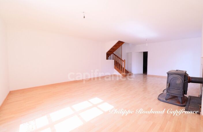 Ensemble Immobilier d'Exception : Commerce et Locatif au Cœur d'une Cité de Caractère (220 m²) — photo 2