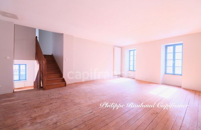 Ensemble Immobilier d'Exception : Commerce et Locatif au Cœur d'une Cité de Caractère (220 m²) — photo 4