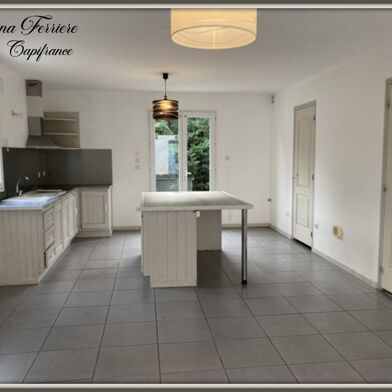 Appartement 3 pièces 915 €