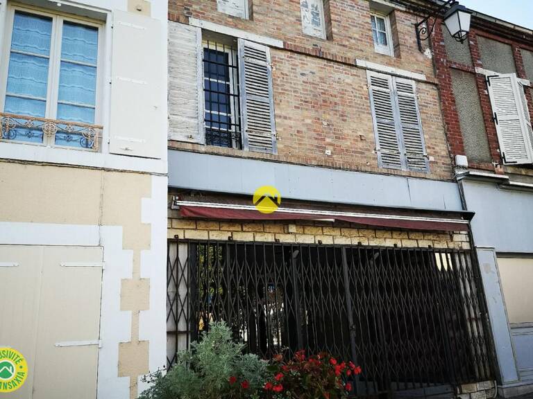 Immeuble avec boutique — photo 1