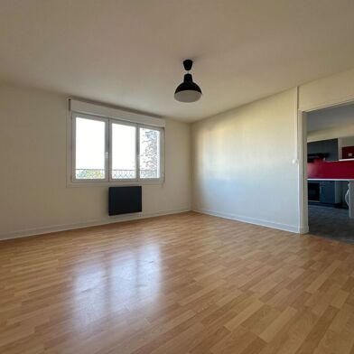 Appartement 3 pièces 765 €