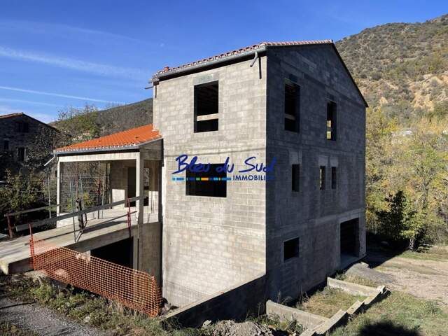 Maison hors d'eau à finir — photo du bien