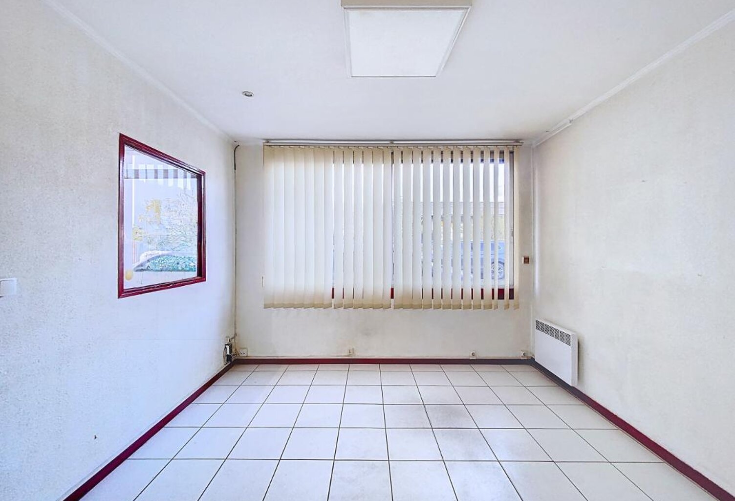 A Cenon - Local professionnel de 52 m² — photo 1