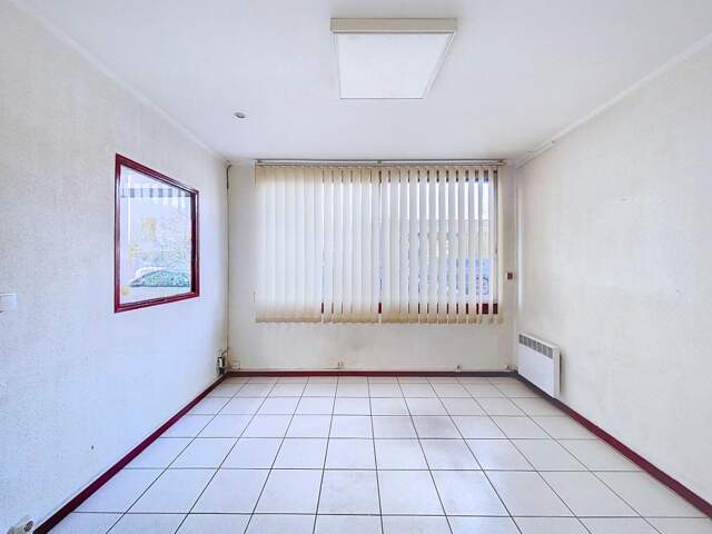A Cenon - Local professionnel de 52 m² — photo du bien