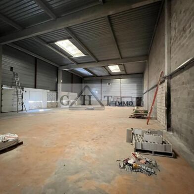 Local industriel  1130000 €