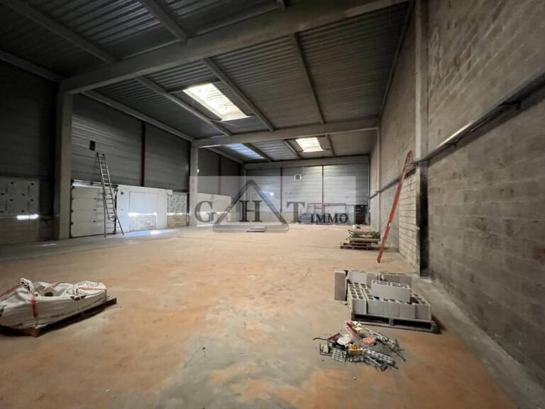 ENTREPOT BUREAUX 600M2 A VENDRE CHENNEVIERES SUR MARNE — photo 1
