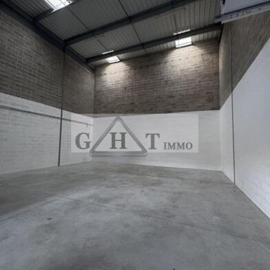 Local industriel  2592 €