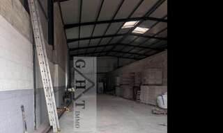 Local industriel  250 m² à louer à Santeny (94440)