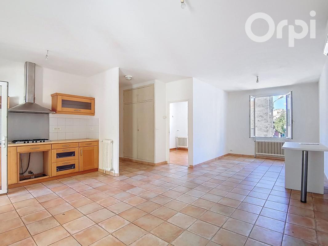 A vendre Maison de type 4 avec triple garage et local TOULON Ouest