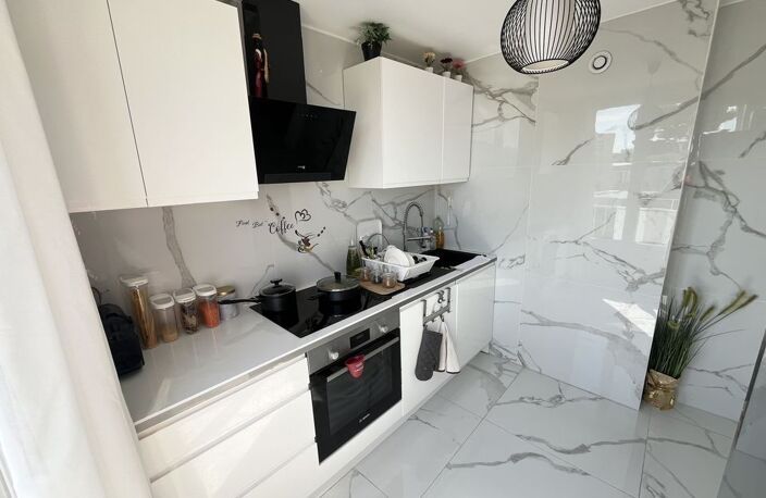 APPARTEMENT T3 / LUMINEUX / BALCON / 13013 — photo 2