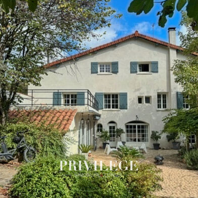 Maison 9 pièces 1370000 €