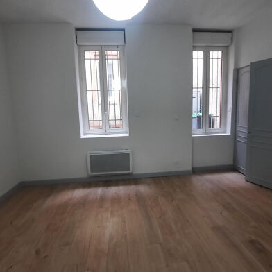 Appartement 2 pièces 830 €