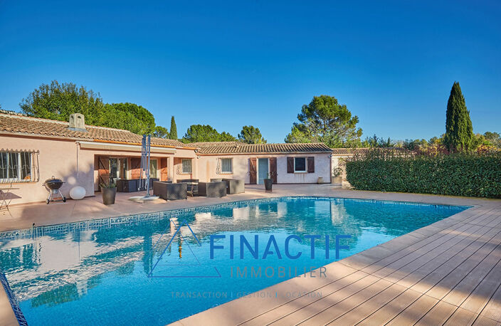 Maison Plain-pied 172 m2 + Dépendance 38 m2 - Terrain 2035 m2 - Piscine - Calme - — photo 2
