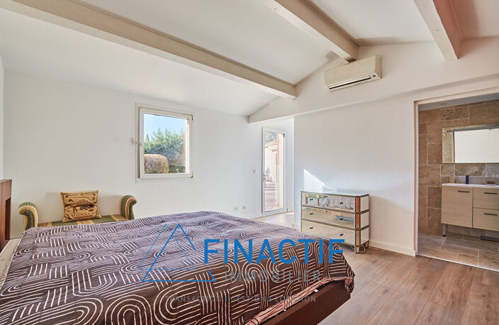 Maison Plain-pied 172 m2 + Dépendance 38 m2 - Terrain 2035 m2 - Piscine - Calme - — photo 4