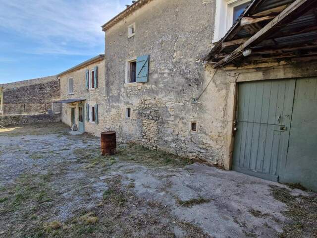 authentique mas en pierre avec dépendances — photo du bien