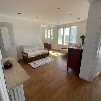 Appartement 4 pièces 700 €