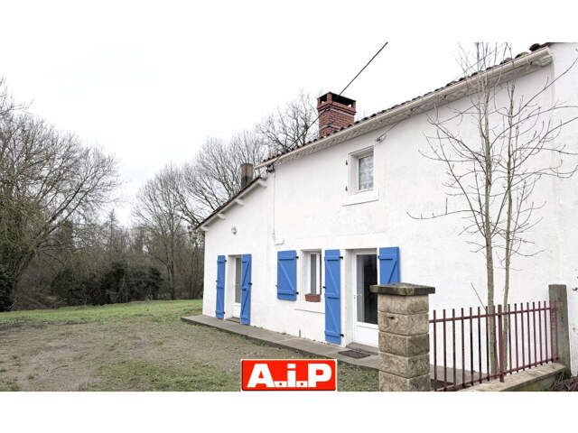 Maison 5 pièces 100 m² à Saint-Maurice-le-Girard — photo du bien