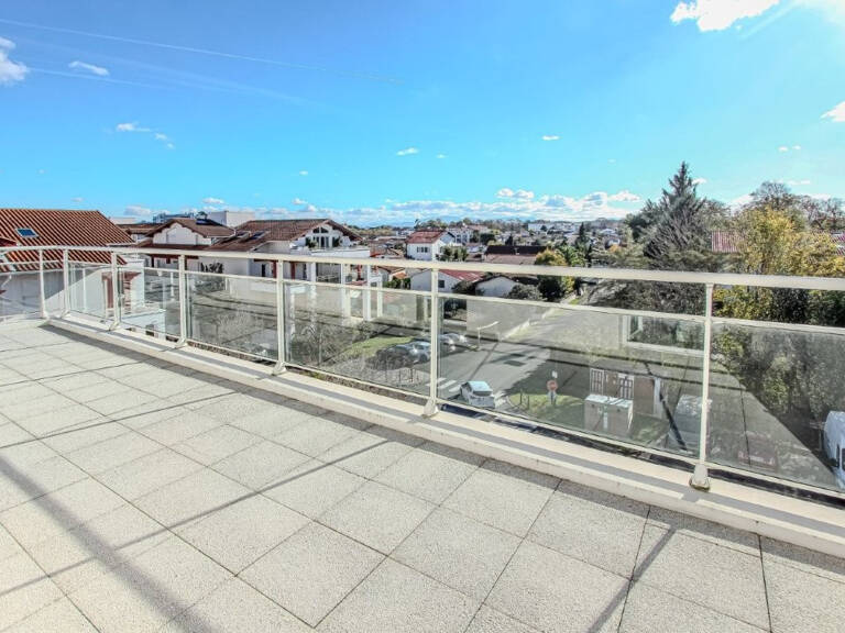 ANGLET -PROCHE CINQ CANTONS APPARTEMENT T4 - DERNIER ETAGE DEUX TERRASSES - PARKING - CAVE — photo 1