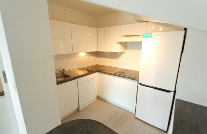 ANGLET -PROCHE CINQ CANTONS APPARTEMENT T4 - DERNIER ETAGE DEUX TERRASSES - PARKING - CAVE — photo 4