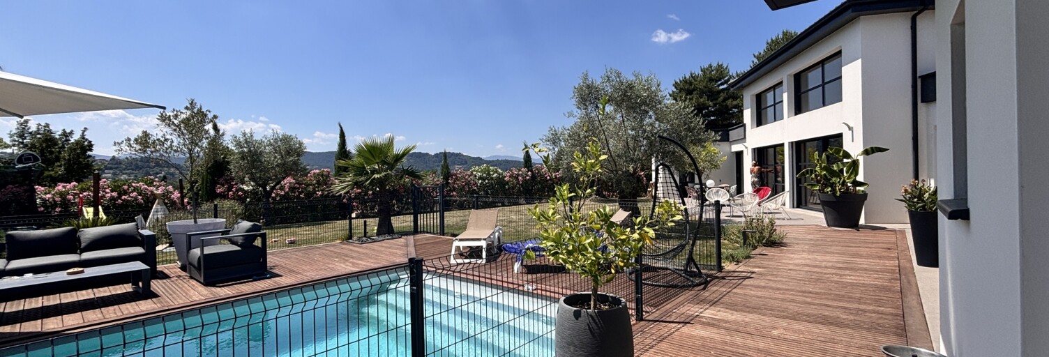 Maison 5 Pièces 228 m² à vendre à Ucel (07200)