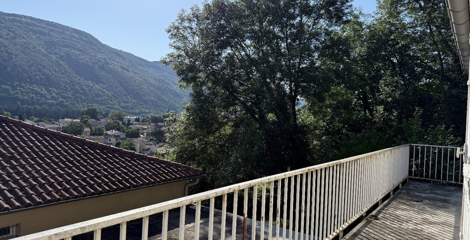 Vente maison 7 pièces 142 m² Foix (09000) — photo 1