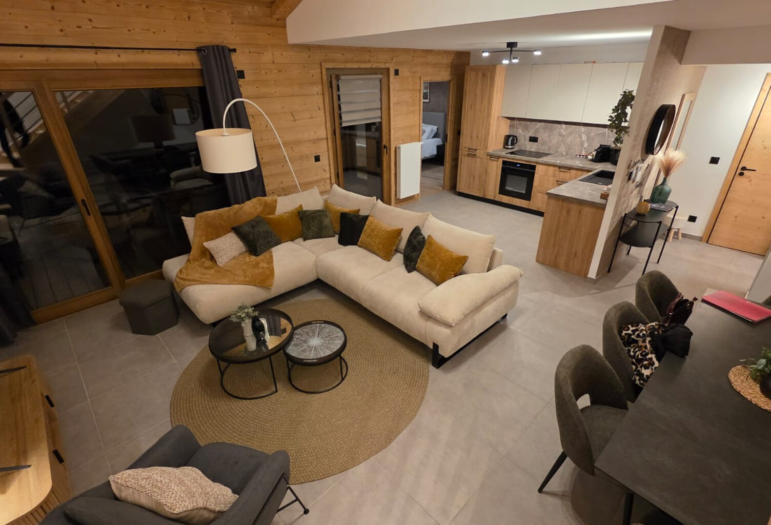 T5  133.40   m2  Châtel Opportunité rare — photo 1