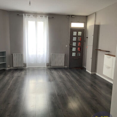 Maison 3 pièces 890 €