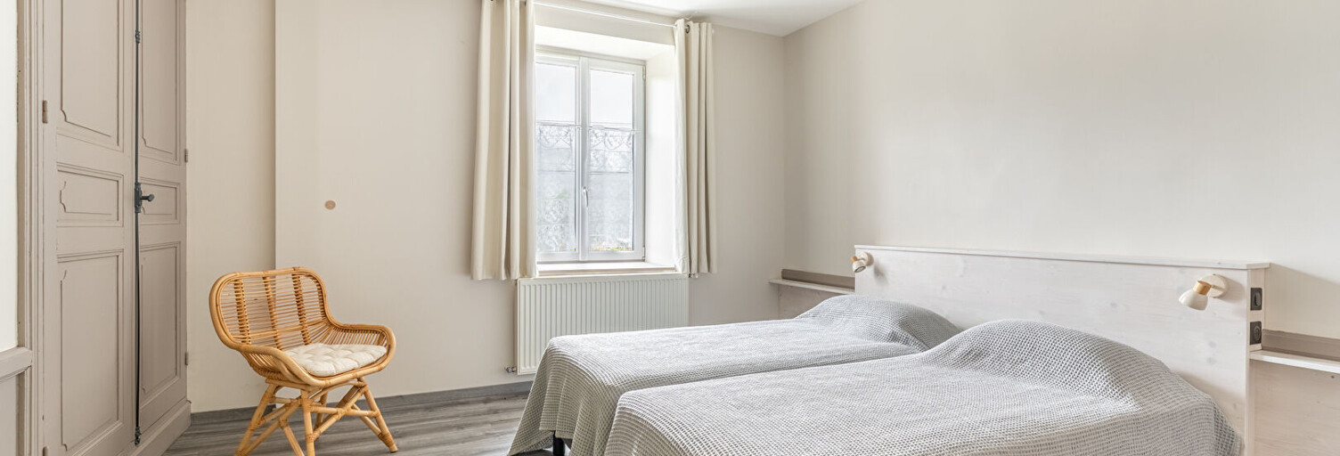 Maison 9 Pièces 541 m² à vendre à Oyonnax (01100)