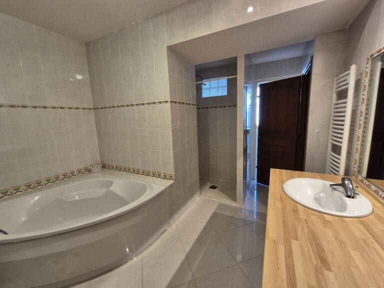 Duplex — photo 1