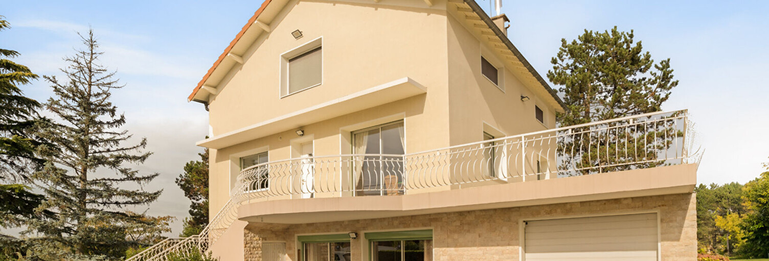 Maison 9 Pièces 215 m² à vendre à Lissieu (69380)