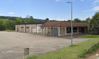 Commerce  777 m² à louer à Saint-Amour (39160)