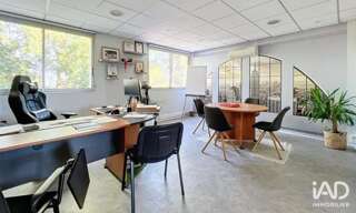 Commerce  180 m² à vendre à Venelles (13770)