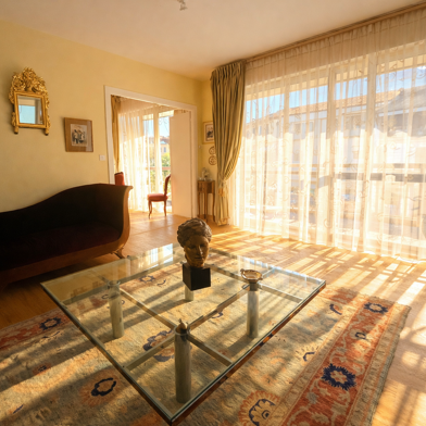 Appartement 7 pièces 398000 €