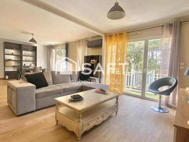 Beau duplex T3 au dernier étage dans une résidence sécurisée avec ses commerces au pied de l'immeuble — photo du bien
