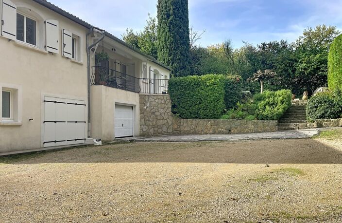 Propriété d'exception,167 m² environ  Terrain 5 730 m²  7 pièces  4 chambres — photo 2