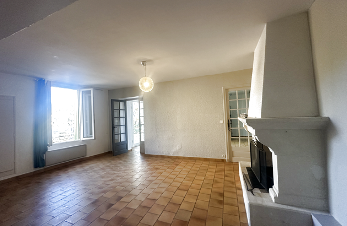 LOCATION MAISON DE 146M2 AVEC 3 CHAMBRES ET TERRASSE — photo 3