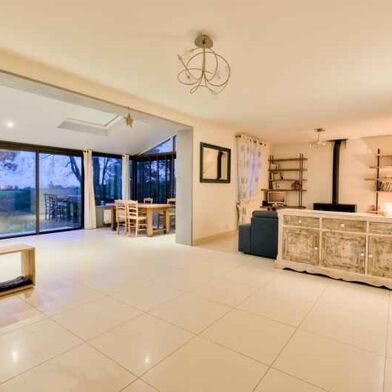 Maison 6 pièces 421200 €