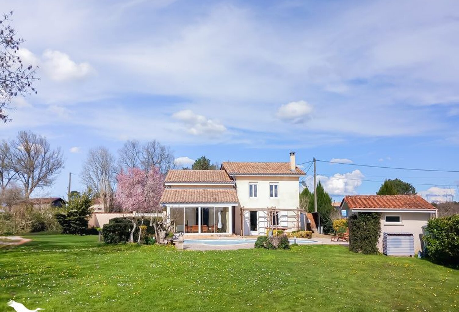 Maison en pierre de 6 pièces principales — photo 1