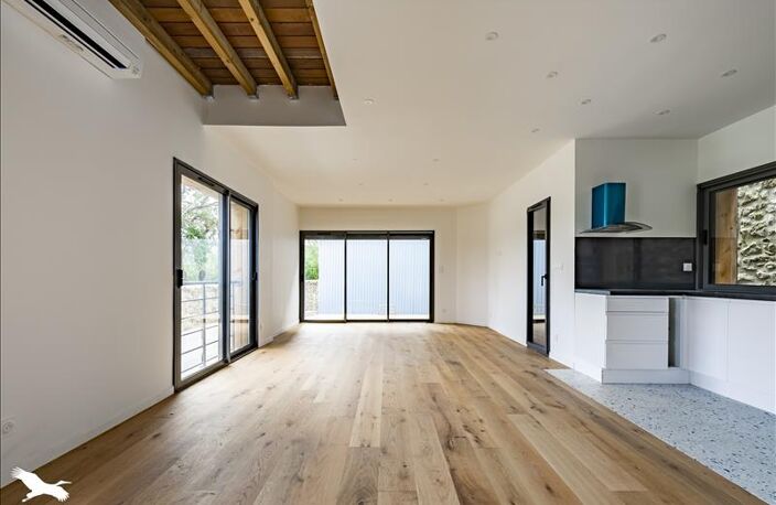 Contemporaine de 6 pièces principales — photo 2
