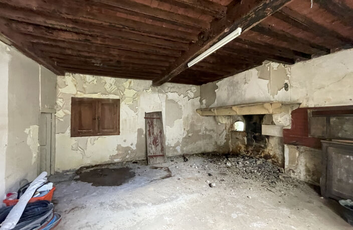 Corps de ferme béarnais à rénover avec terres. — photo 2