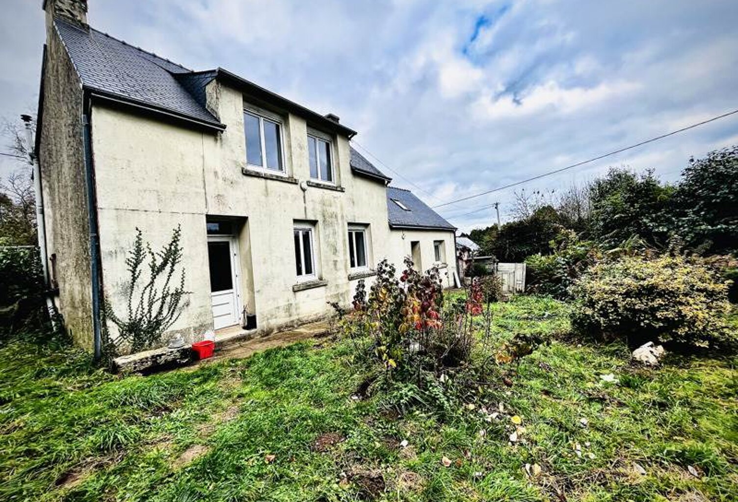 Maison en pierre de 4 pièces principales — photo 1