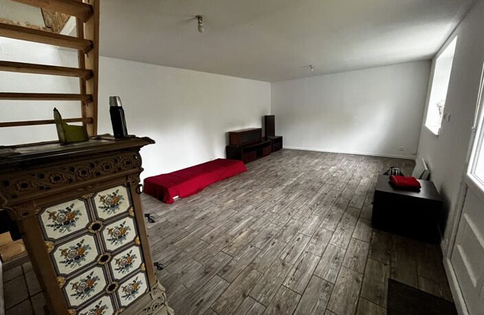 Maison en pierre de 4 pièces principales — photo 2