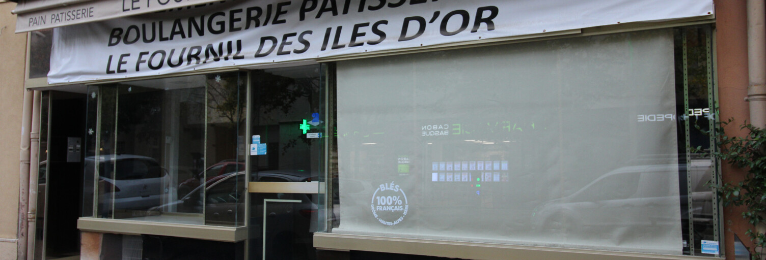 Commerce  157 m² à louer à Hyères (83400)